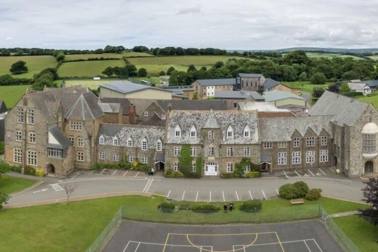 Волинянка вступила до однієї з найкращих приватних шкіл Великої Британії
