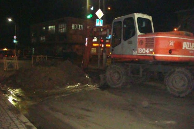 У центрі Ковеля прорвало водогін – немає ані води, ані можливості проїхати