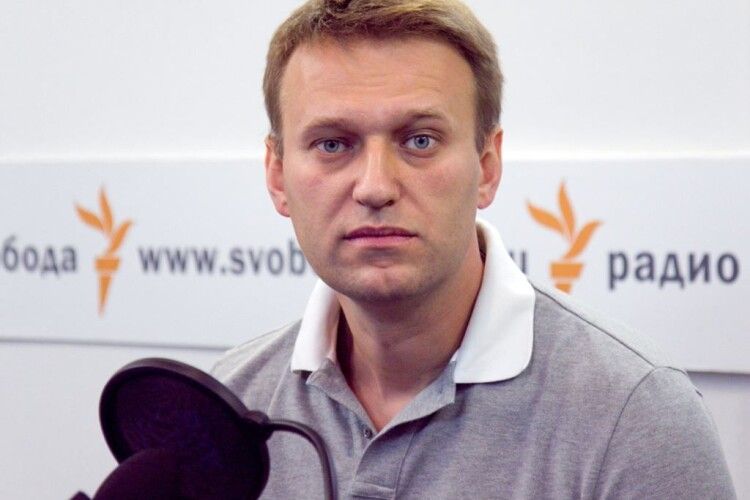 Через отруєння російського опозиціонера Навального екстрено посадили літак