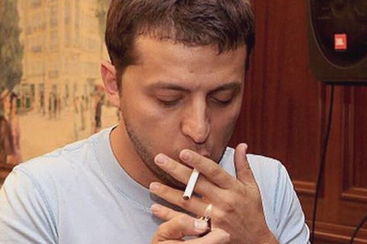Зеленського просять щонайменше у 10 разів підняти штрафи за куріння у заборонених місцях