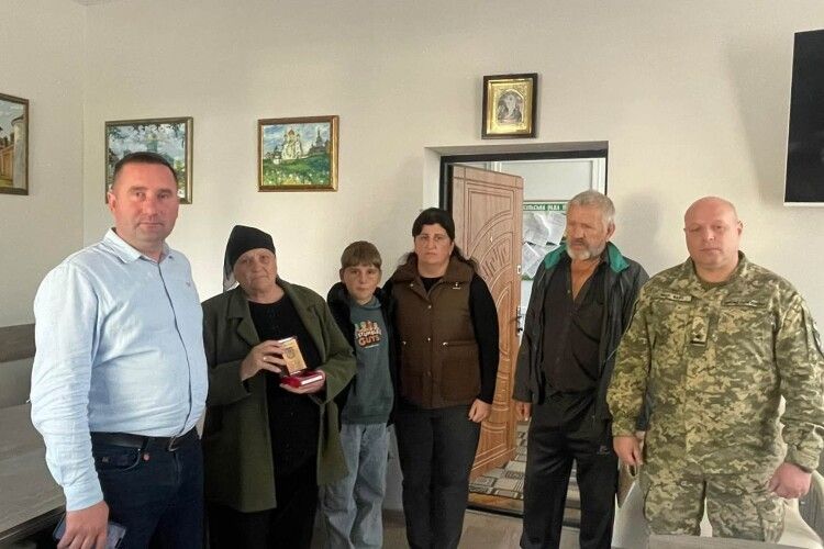 На Волині родині полеглого Воїна вручили орден «За мужність»