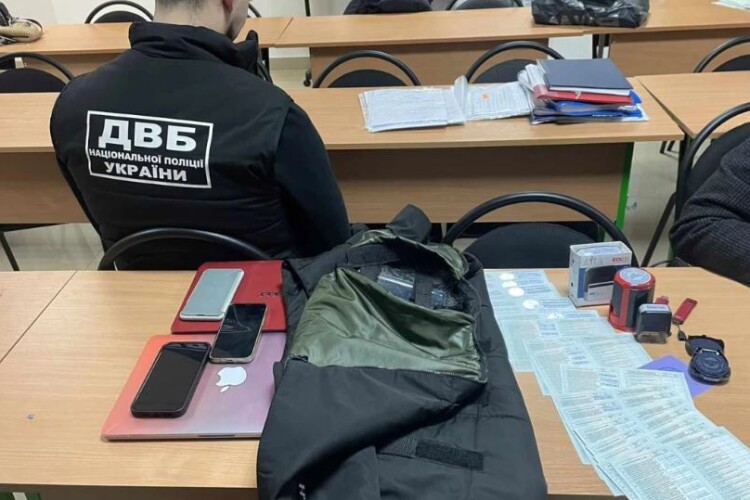 На Волині викрили корупційну схему здачі на посвідчення водія