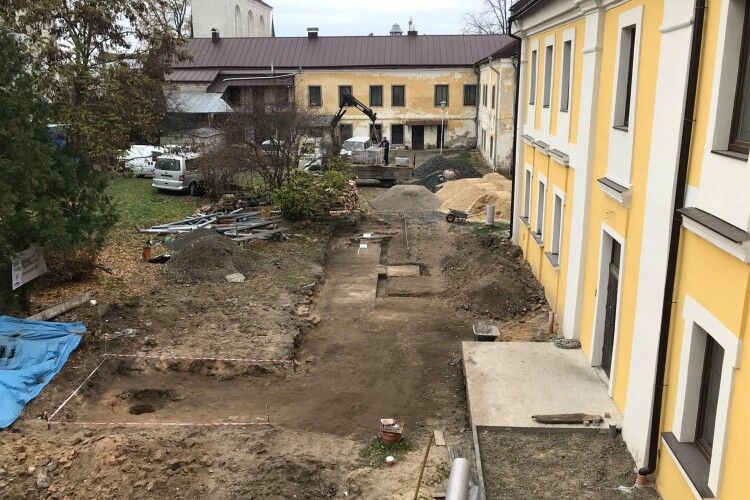 У Луцьку археологи відкопали давній храм