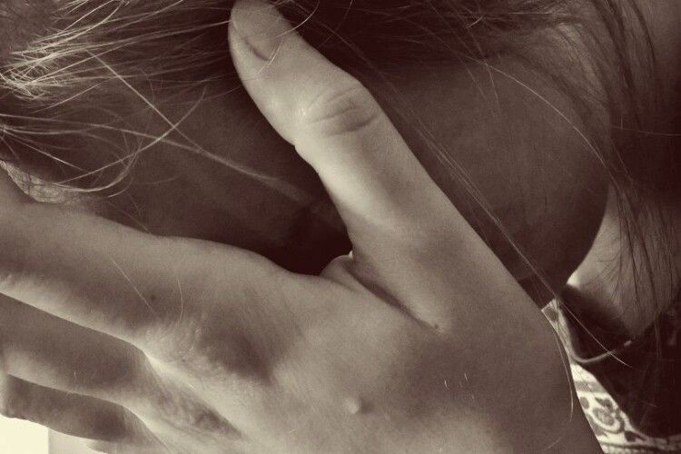 У Луцькому районі зґвалтували 16-річну дівчину: підозрюваного взяли під варту