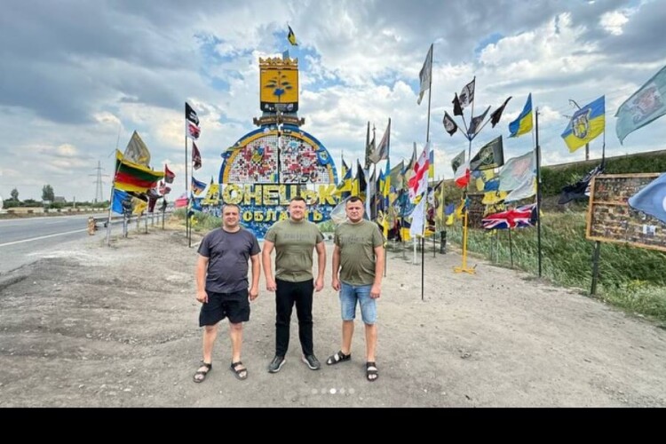 Сам мер повіз на передову подарунки для воїнів Волині із рідного Нововолинська