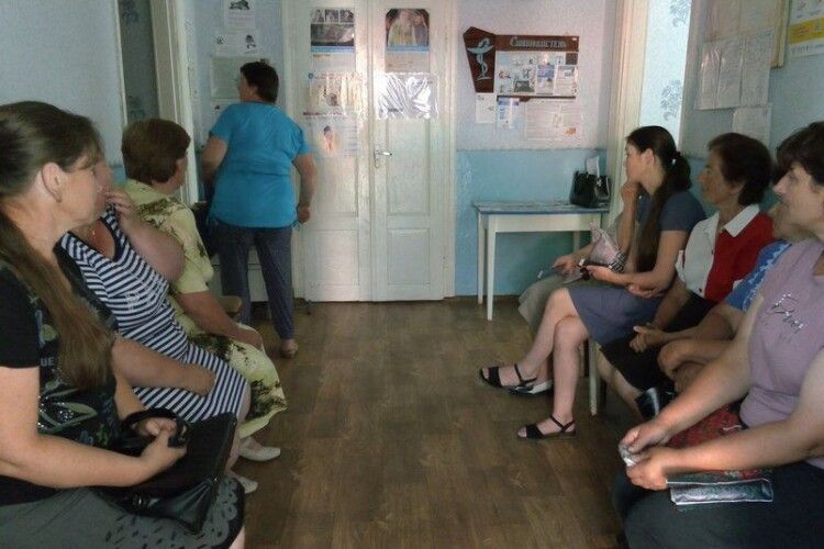 У двох селах Волині безоплатно обстежували на рак. Скільки жінок скористалося