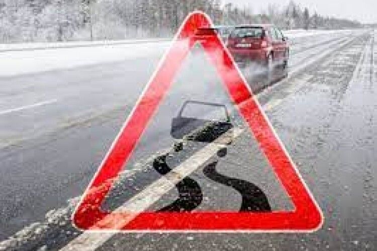На Волині ДСНС попереджає водіїв про небезпеку
