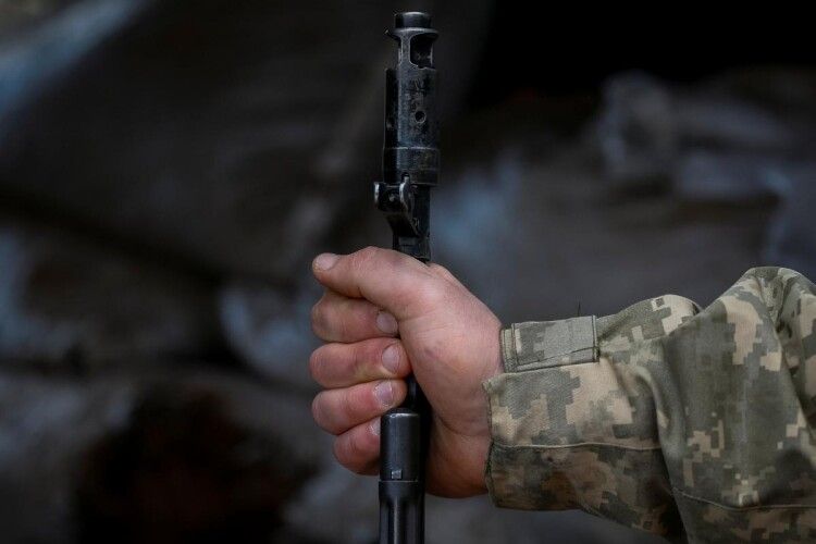 Сотні родичів окупантів дзвонять на гарячу лінію «Вернись живим из Украины»