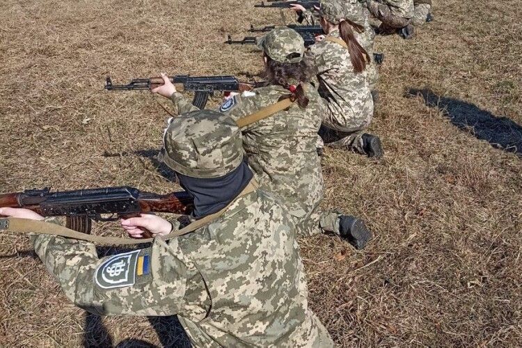На Волині 30 студентів пройшли військовий вишкіл «Воїн-Вовкулака»