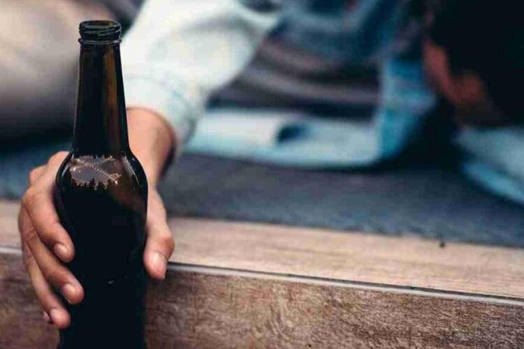 П'яний лаявся до поліції: на Волині судили матір через сина-порушника