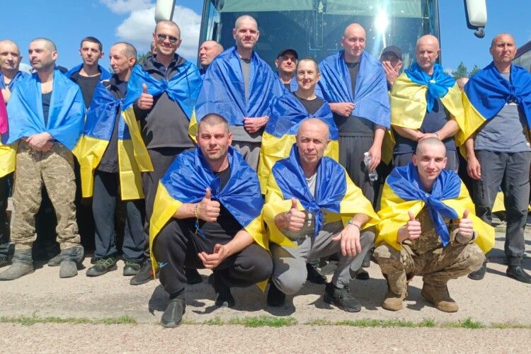 Наймолодшому – 26 років, найстаршому – 74 роки: додому повертаються 84 українці