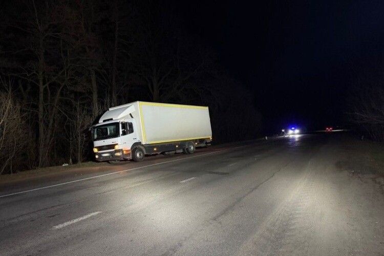 На Волині вантажівка збила 72-річного велосипедиста: пенсіонера госпіталізували