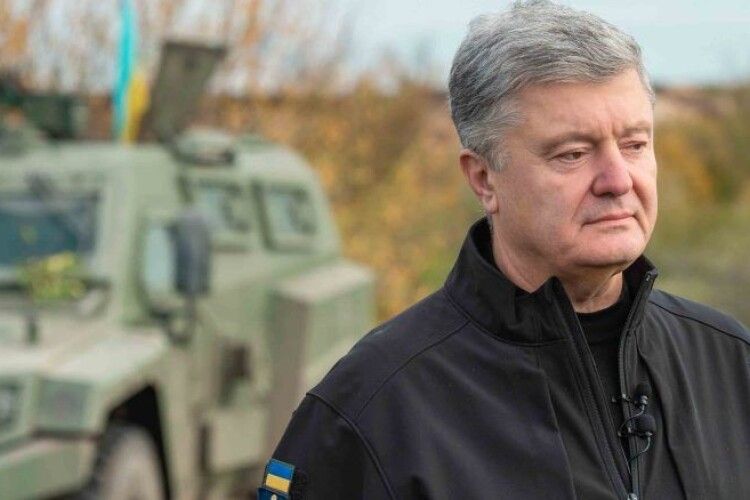 Армія потребує якісної броні: Порошенко розповів, як вдалося купити бронемашини в Італії