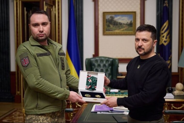 У своєму кабінеті Кирило Буданов має «диво-кота»