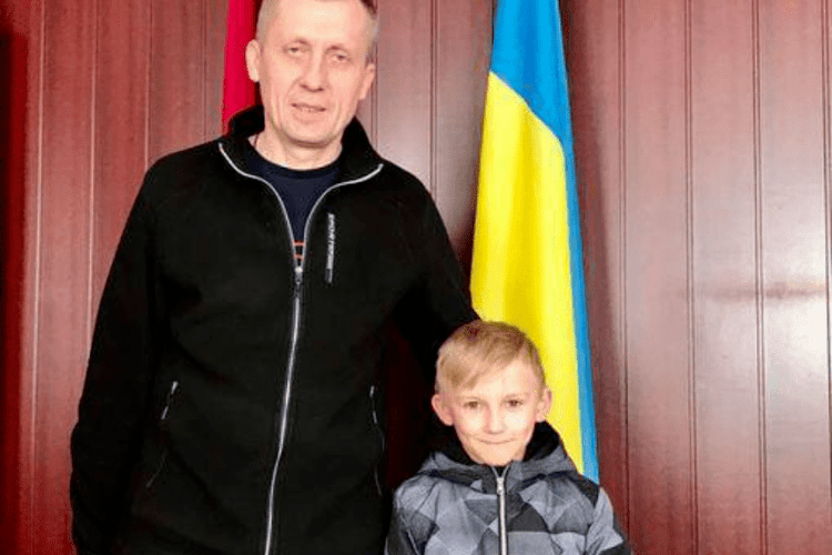 6-річний хлопчик передав ЗСУ квадрокоптер, який отримав на день народження