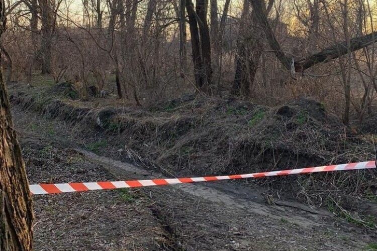На Волині серед лісу знайшли тіло чоловіка