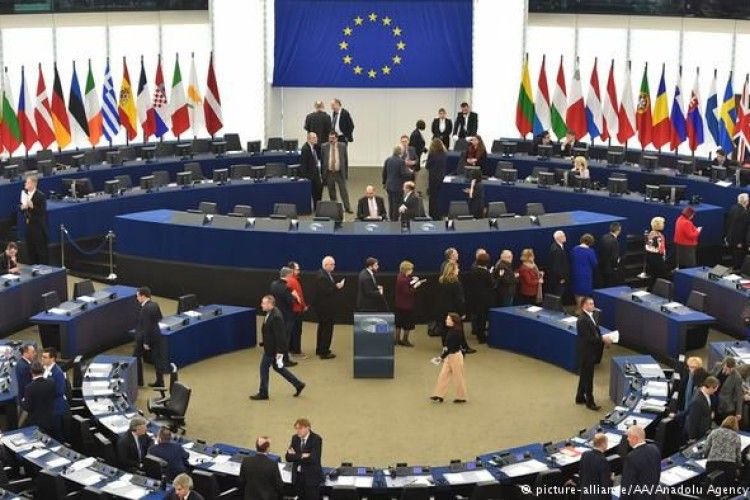 97 депутатів Європарламенту хочуть додаткових санкцій проти Росії через напад на українські кораблі