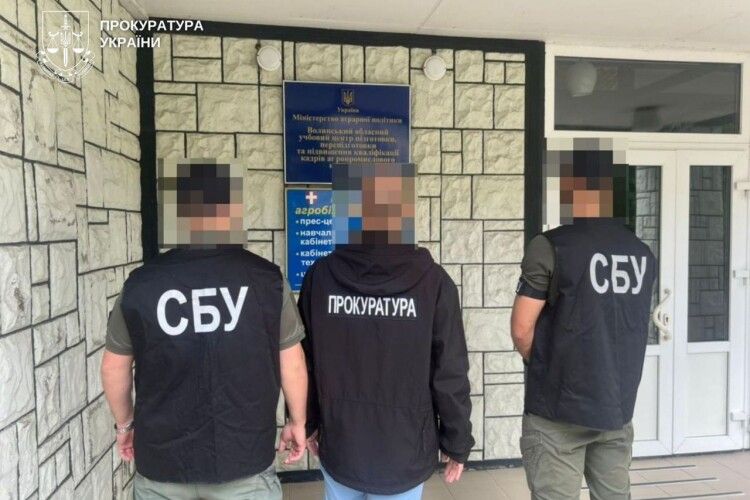 Зарплати йшли в кишеню директору: на Волині 8 чоловіків «викладали» лише на папері задля відстрочки