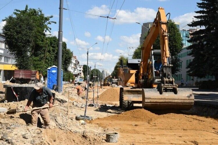 Коли звершать ремонт лівої смуги проспекту Волі у Луцьку