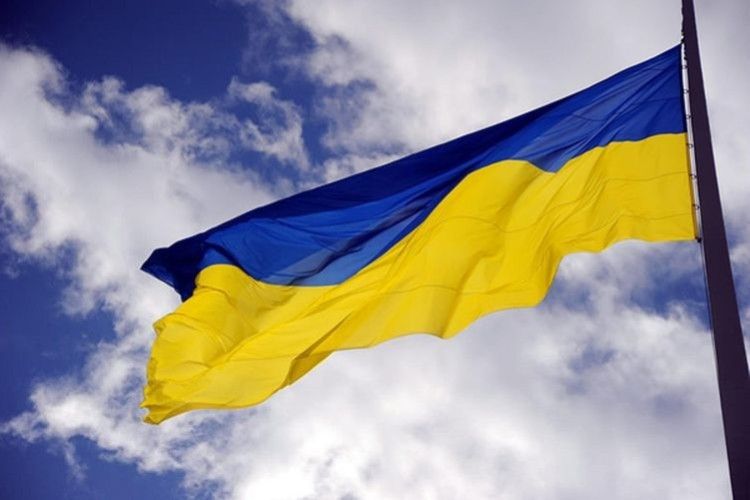 У Польщі судили трьох поляків, що поглумилися над прапором України