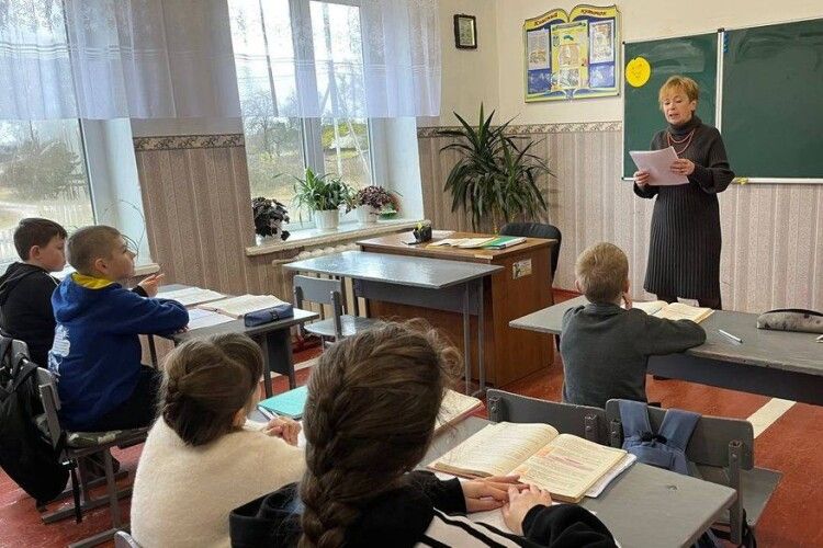 Вчителька з Волині вп'яте стала переможницею Радіодиктанту