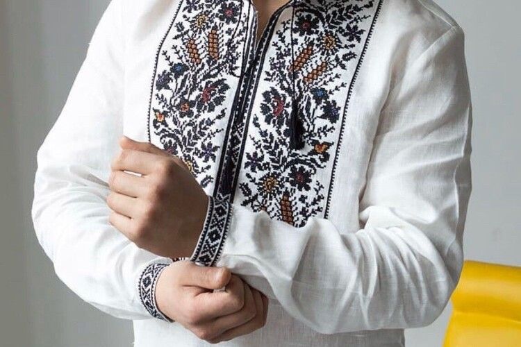Чоловіча вишиванка: як розмірна сітка і крій впливають на посадку і зовнішній вигляд