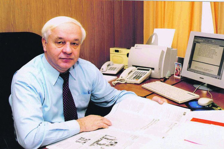 Волинянин Михайло Сорока  не дозволив Януковичу  стати Президентом у 2004 році