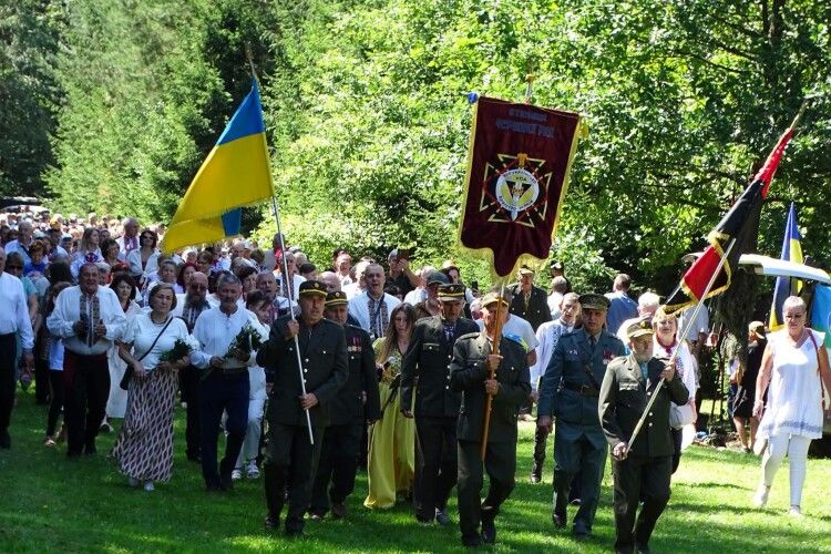 Понад 30 громад Волині об'єднав патріотичний фестиваль в урочищі Вовчак