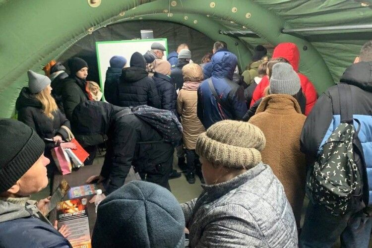 В «пунктах незламності» у Луцьку – черги
