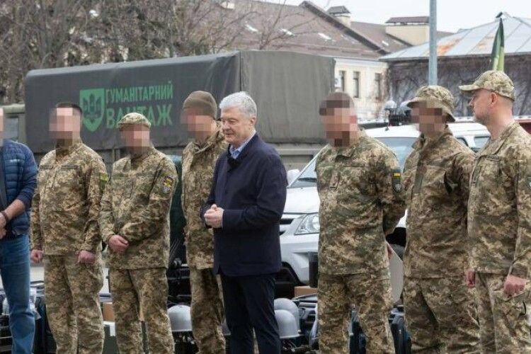 Порошенко передав військовим три комплекси «Ай-Петрі» та екскаватор для фортифікацій