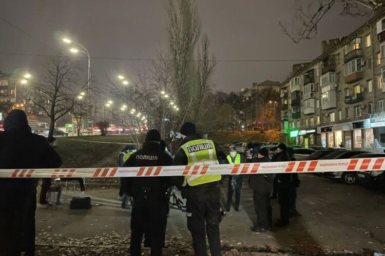 З пакета стирчали ноги: у смітнику виявили частини людського тіла