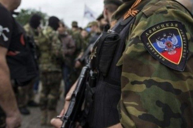 Прикордонники на Донбасі затримали українку, яка була учасницею «Оплоту»
