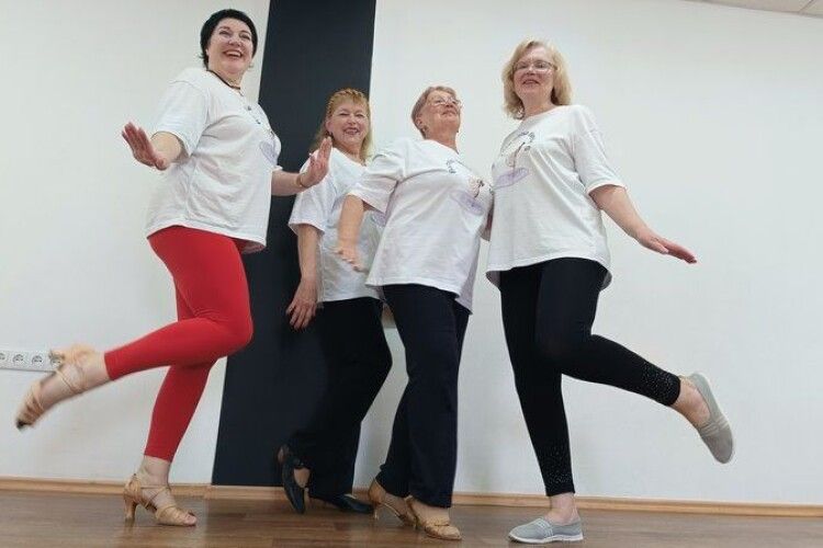 У Луцьку діє гурток танців для жінок елегантного віку (Відео)