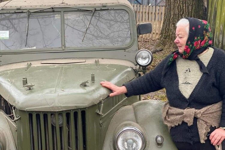 Волинянка віддала військовим авто, яке було цінне для сім’ї