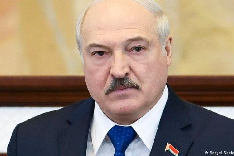 Лукашенко наказав повністю перекрити кордон з Україною