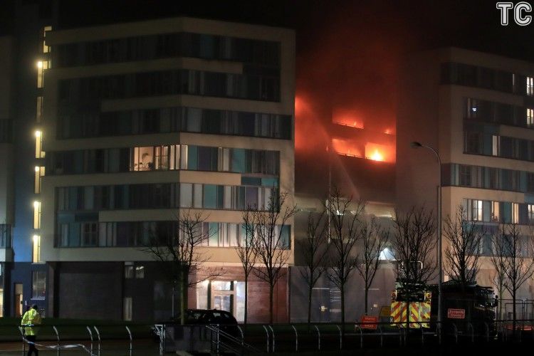 У Ліверпулі під час масштабної пожежі згоріли 1400 автомобілів