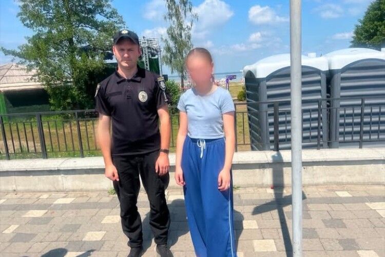 Волинські поліцейські розшукали 17-річну дівчину, яка зникла на Світязі