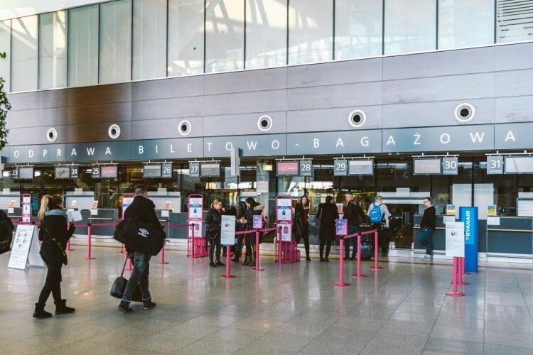 Невдалий жарт у Гданському аеропорту обійшовся українці в 500 злотих