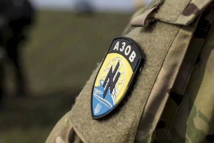 Полк «Азов» заборонив виготовляти товари з його символікою