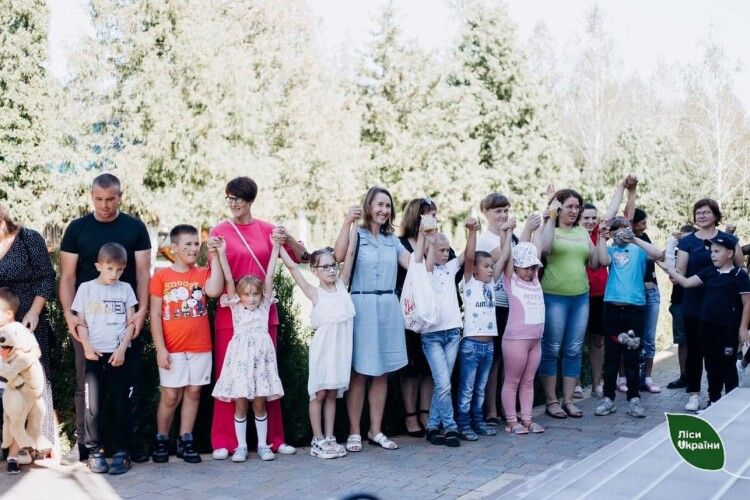 «Від мене для тебе»: на Рівненщині організували пікнік для дітей з інвалідністю та ВПО (Фото)