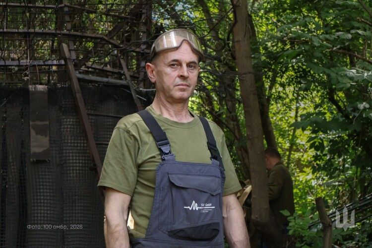 Музикант, столяр, воїн: як волинянин «Дядя Вася» повертає техніку в стрій
