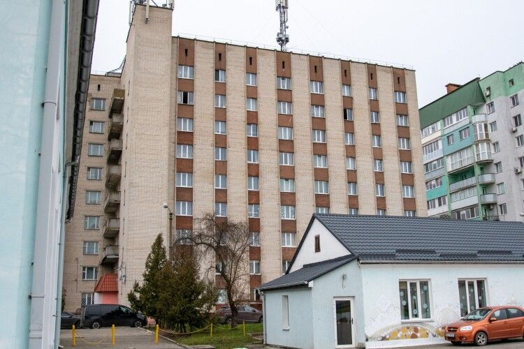 Якби в гуртожитку на Волині відремонтували дах, то житло отримали б 50 переселенців