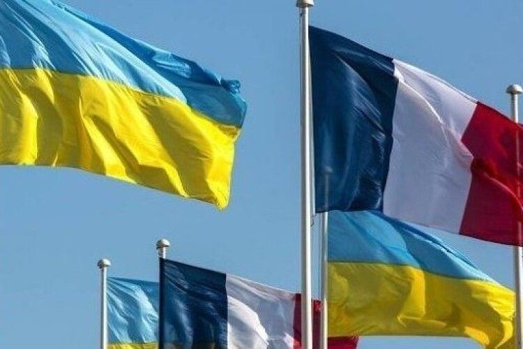 Франція готова бути посередником у переговорах між Україною та рф