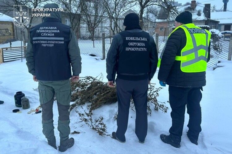 Понад кілограм «товару» вдома: на Волині судитимуть наркозбувача