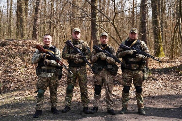 Готові «врізатися зубами» за рідну землю: волинські поліцейські офіцери громад захищають Україну на сході (Фото, відео)