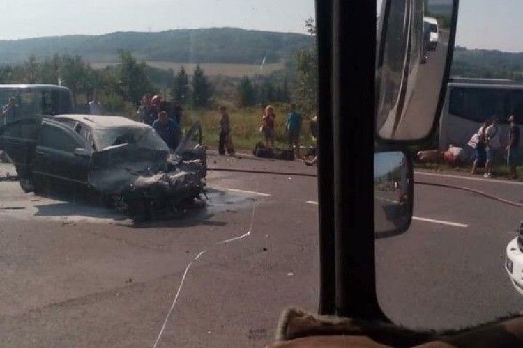 Автобус із 44 пасажирами потрапив у ДТП