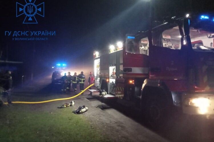 Рятувальники ліквідували вогонь у двох будинках волинян