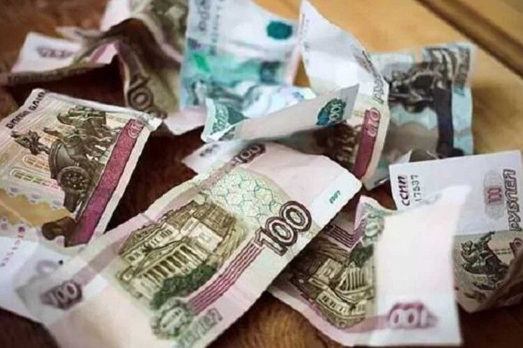 У Мелітопольському районі державників окупанти змушують отримувати зарплатню у рублях