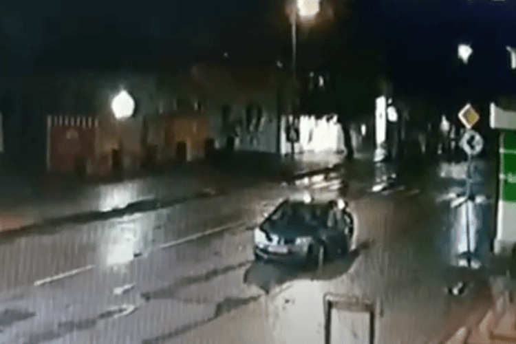 У місті на Волині вночі перекинувся автомобіль (Відео)