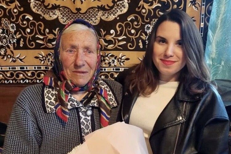 Волинянку-довгожительку привітали з ювілеєм